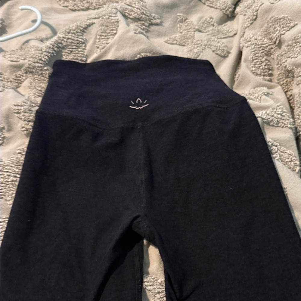 Beyond Yoga Women’s Black High-Waist Biker Shorts - Picture 3 of 4